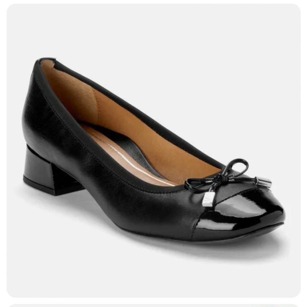 Vionic | Mod Daphne patent cap toe low heel slip on black NWT